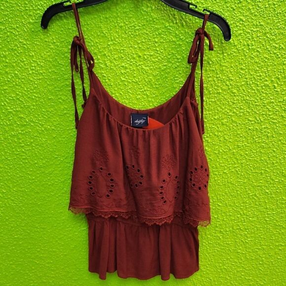 Daytrip Brown Sleeveless Tie Front Tiered Camisole - Picture 1 of 3